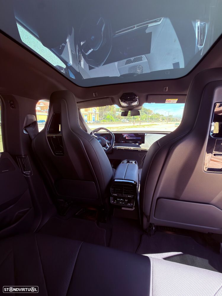 BMW iX xDrive 50 Pack Desportivo — fotografia 32