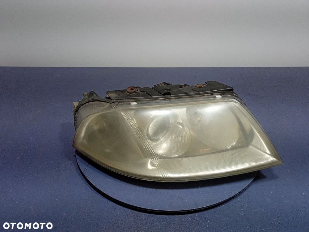 VW PASSAT B5 LIFT REFLEKTOR PRAWY LAMPA PRZEDNIA EU 3B0941016AK - 1