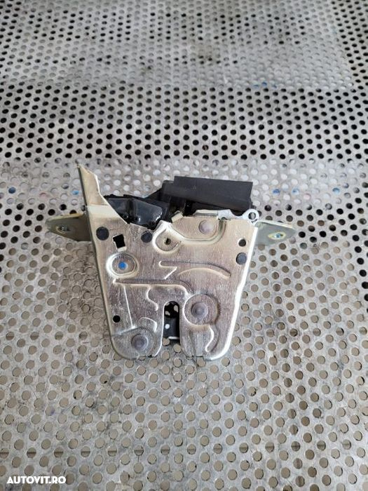 Broasca Blocator Incuietoare Haion Hayon Soft Close Mercedes Gla X156 W156 - 2