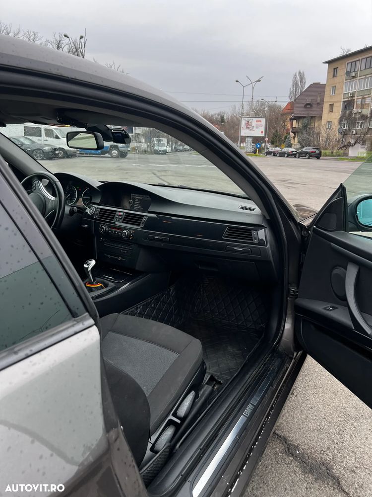 BMW Seria 3 320d - 15