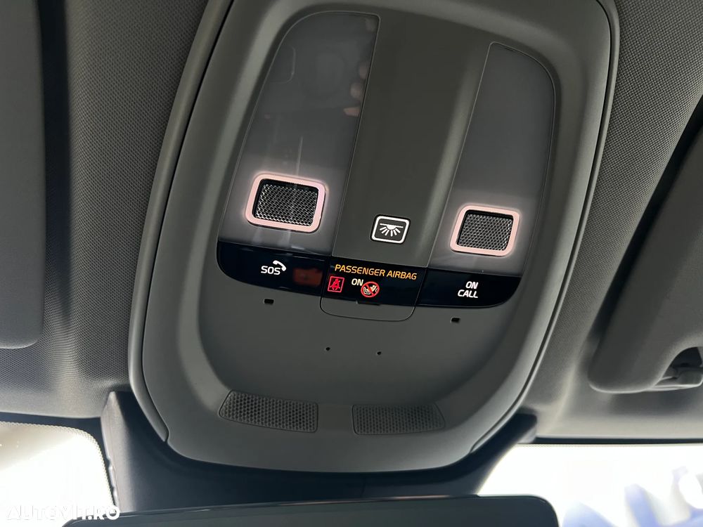 Volvo XC 60 B4 D AWD Geartronic Momentum Pro - 22