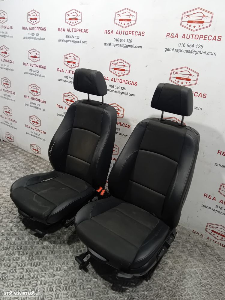 Conjunto de Bancos BMW Série 1 E82 Pack M Pele Original - 9