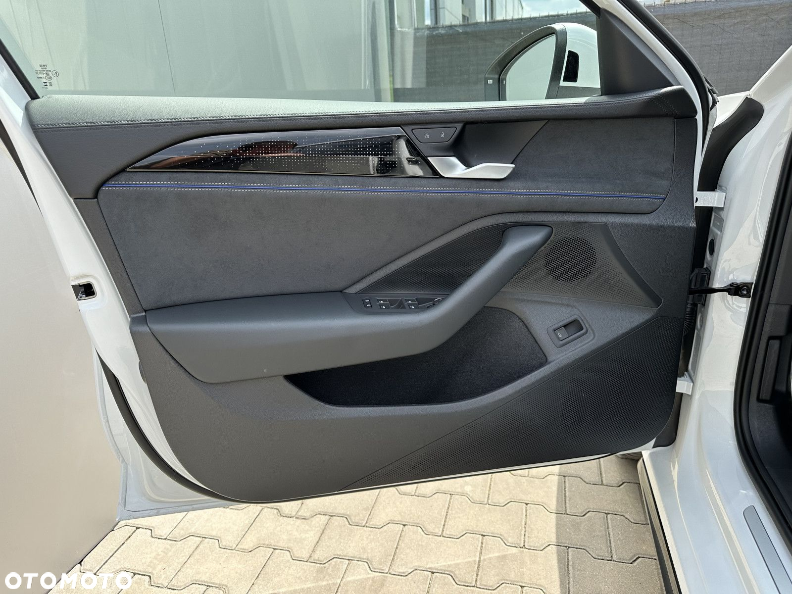 Volkswagen Passat - 12