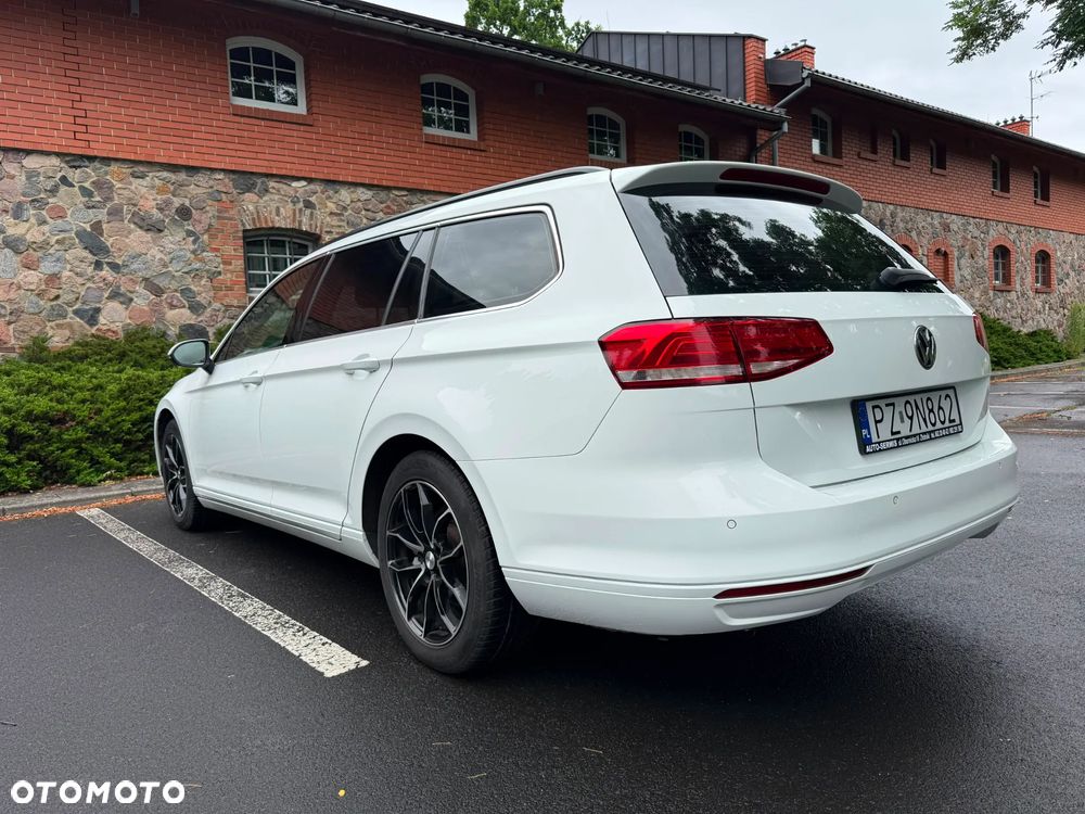 Volkswagen Passat - 11