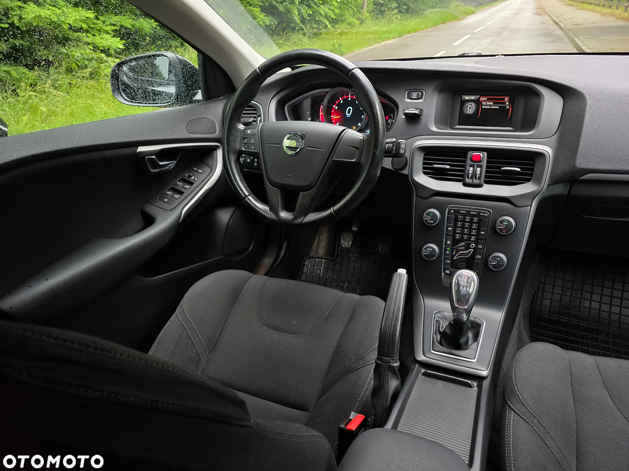 Volvo V40 T3 Momentum - 6