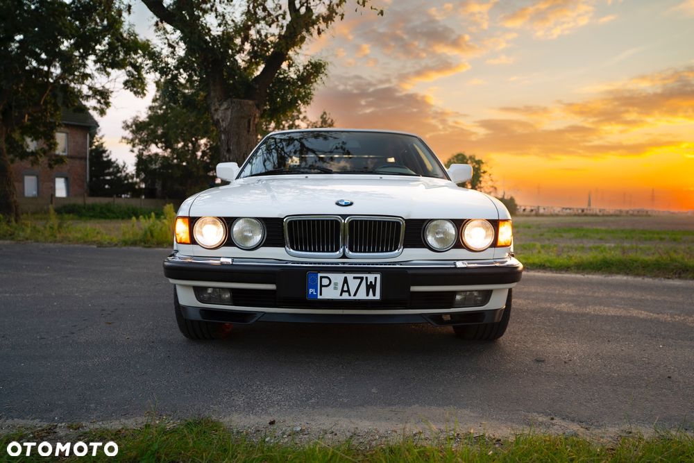 BMW Seria 7 750iL - 3