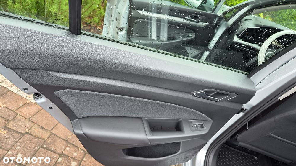 Volkswagen Golf 2.0 TDI SCR DSG Life - 12