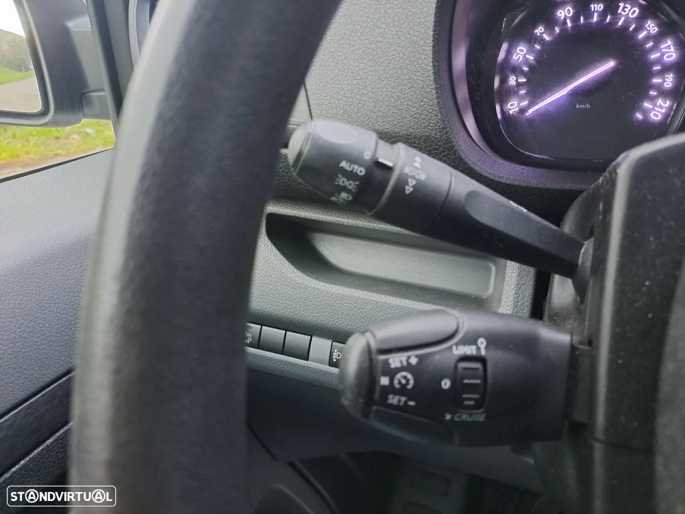 Peugeot Espert 2.0 HDI - 17