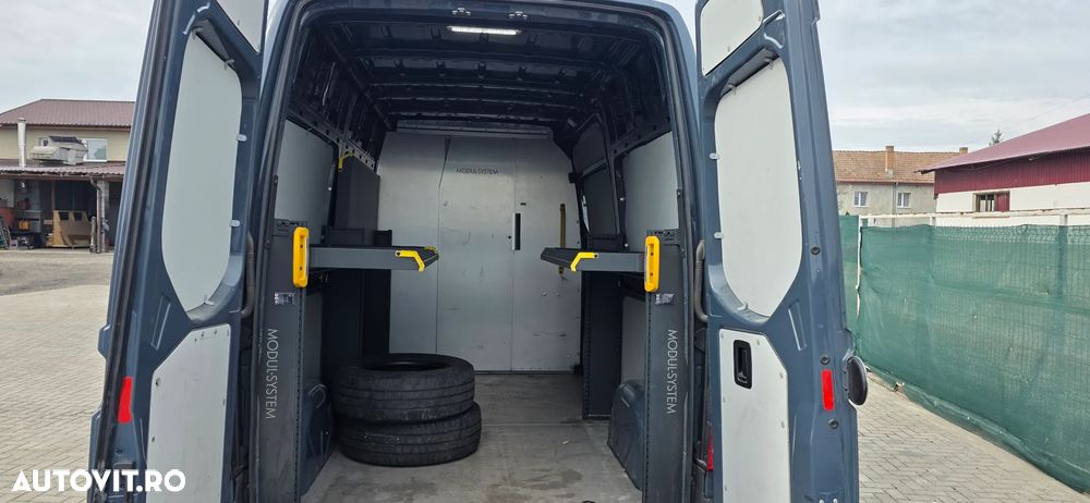 Mercedes-Benz Sprinter - 4
