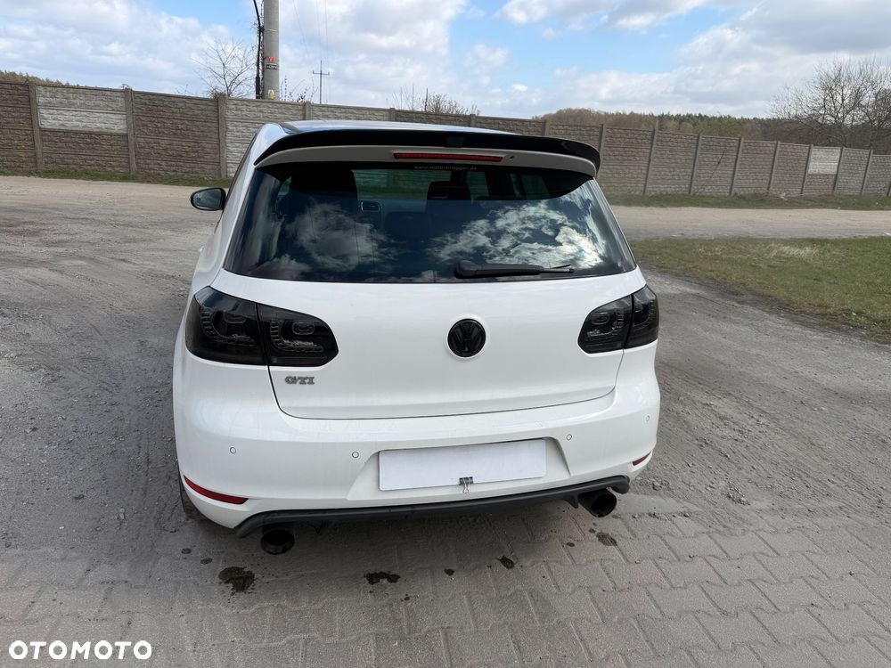 Volkswagen Golf 2.0 GTI - 8