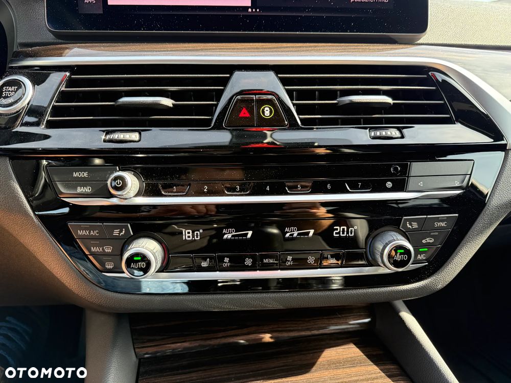 BMW Seria 5 530e xDrive M Sport Edition - 19