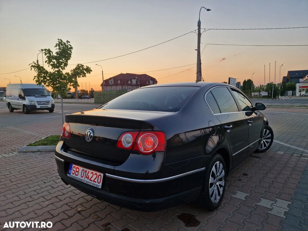 Volkswagen Passat 2.0 TDI DPF BlueMotion Technology Comfortline - 2