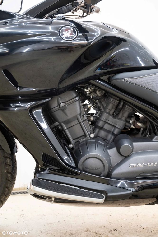 Honda DN-01 - 14