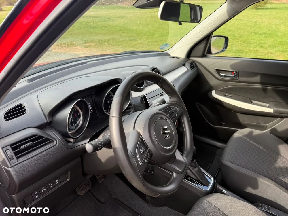 Suzuki Swift 1.2 Dualjet SHVS Premium Plus CVT - 9