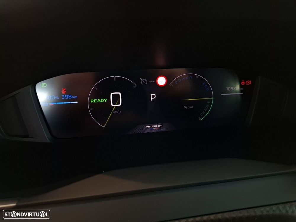 Peugeot e-208 50 kWh Allure — fotografia 15