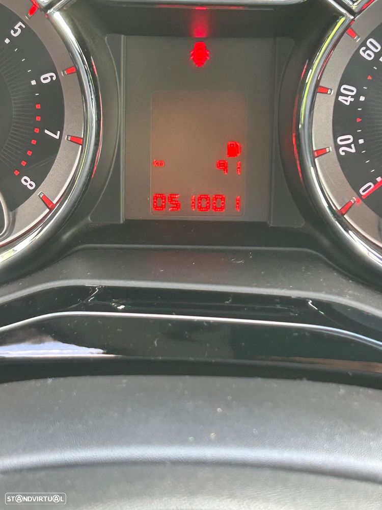 Opel Adam 1.2 Glam - 23