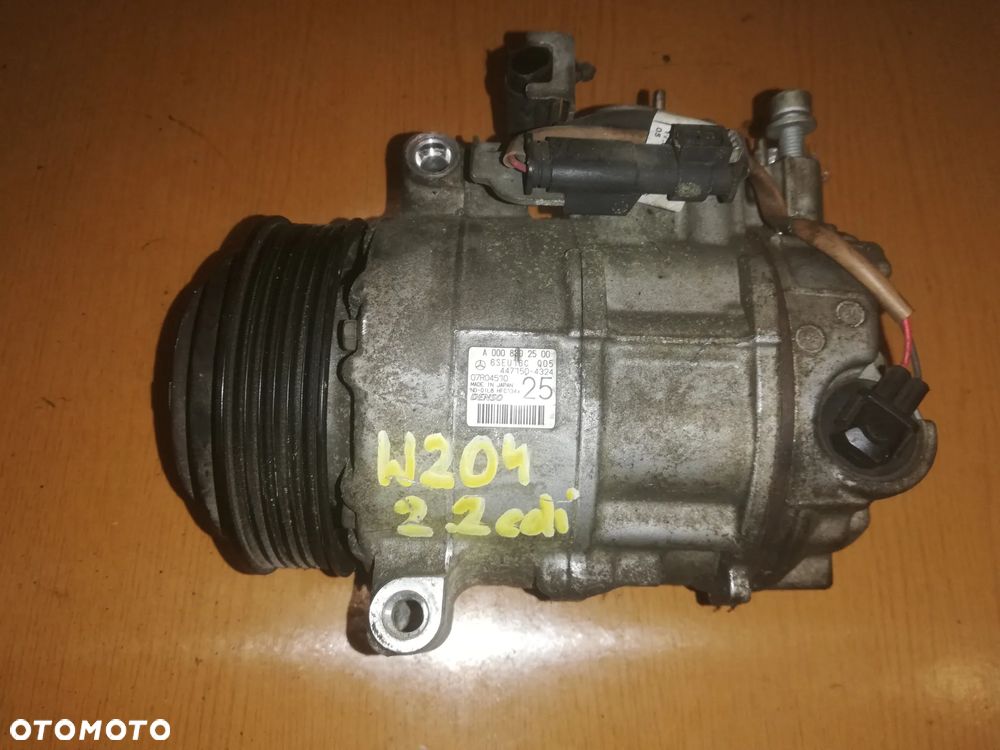 Mercedes OE A 000 830 25 00 kompresor sprężarka klimatyzacji