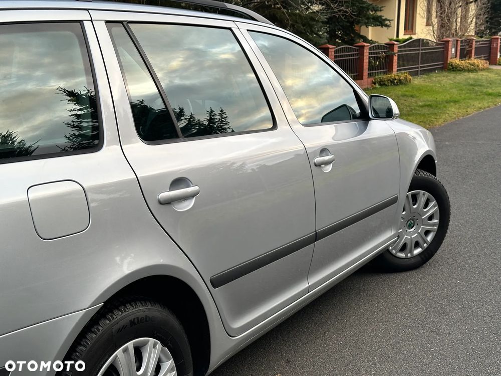 Skoda Octavia 1.6 Ambiente - 14