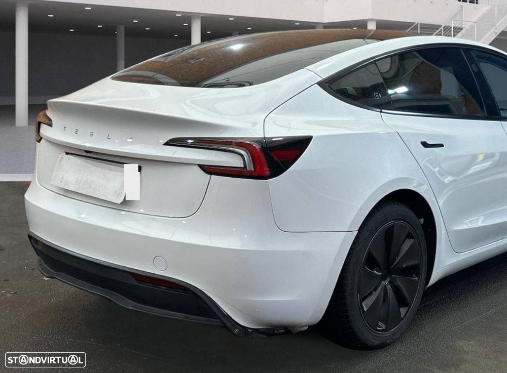 Tesla Model 3 2023 photo 4