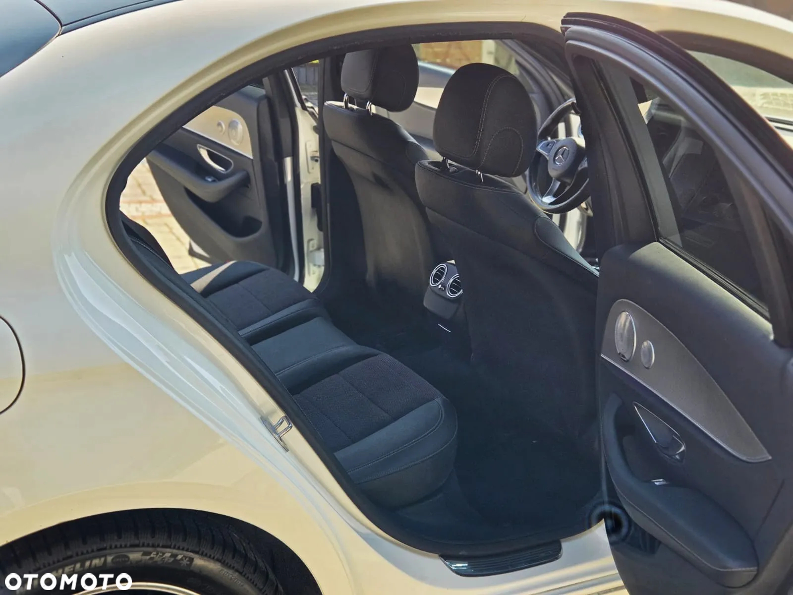 Mercedes-Benz Klasa E 220 d 9G-TRONIC - 28