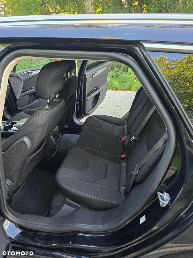 Ford Mondeo 2.0 EcoBlue Titanium - 24