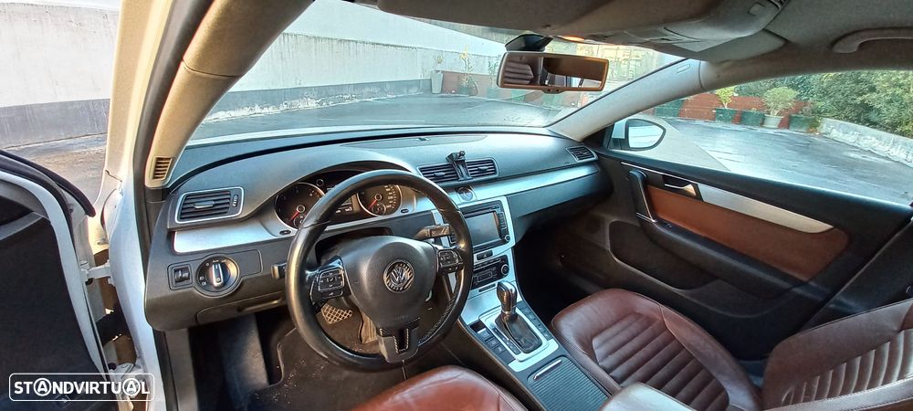 VW Passat Variant 2.0 TDi Highline Navig DSG - 13