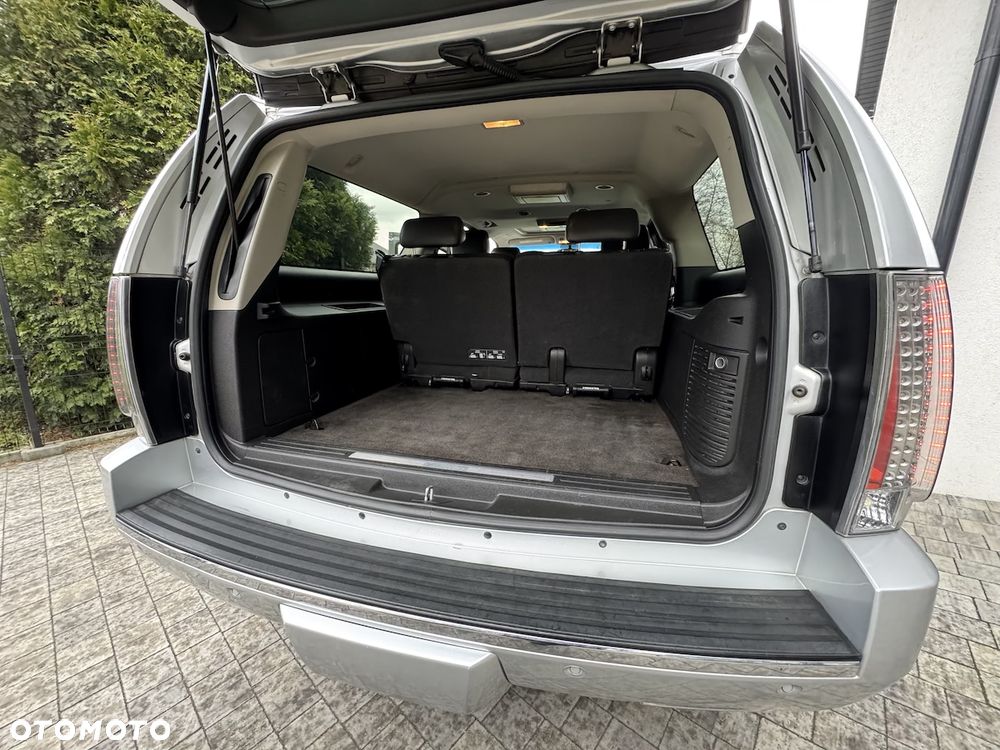 Cadillac Escalade - 16