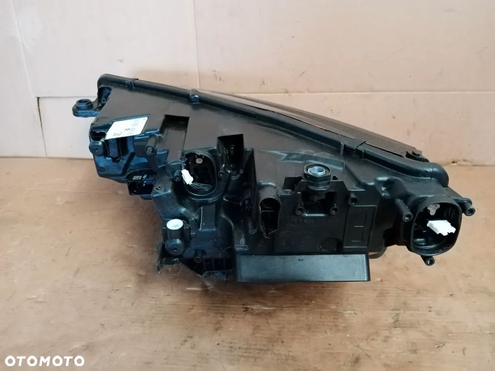 Lampa prawy przód przednia prawa Full Led Skoda Octavia IV 4 - 7