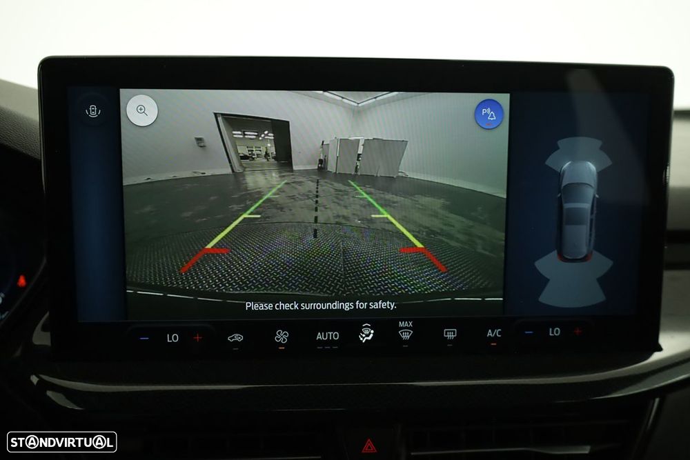 Ford Focus 1.0 EcoBoost MHEV ST-Line X - 12