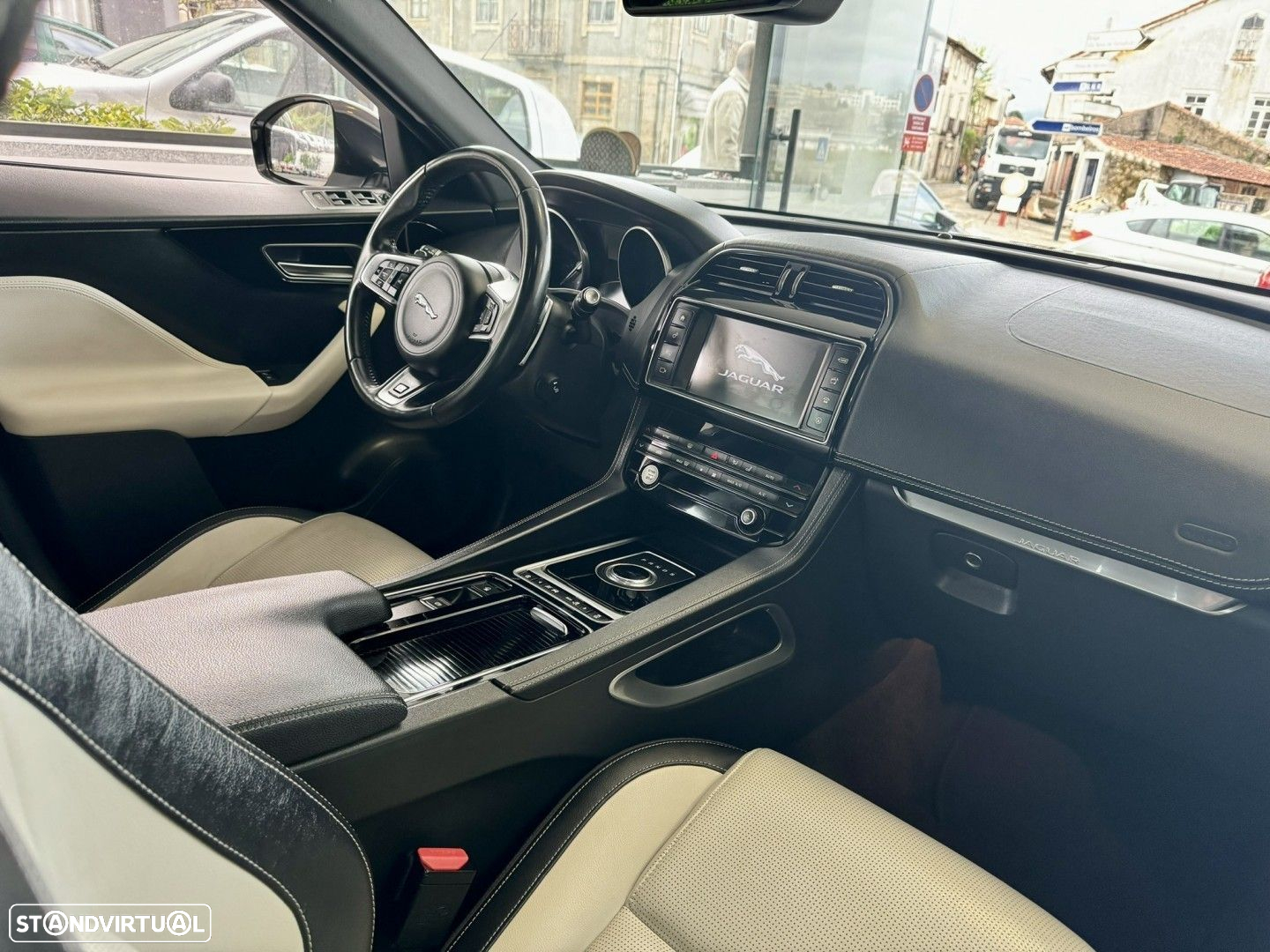 Jaguar F-Pace 2.0 i4D R-Sport AWD Aut. - 10
