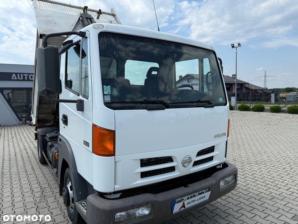 Nissan ATLEON 56.13 / HAKOWIEC / DMC 5600KG / TACHO TARCZKI / 49.000 KM ! ! ! / Z FRANCJI /  STAN BDB / / / - 23