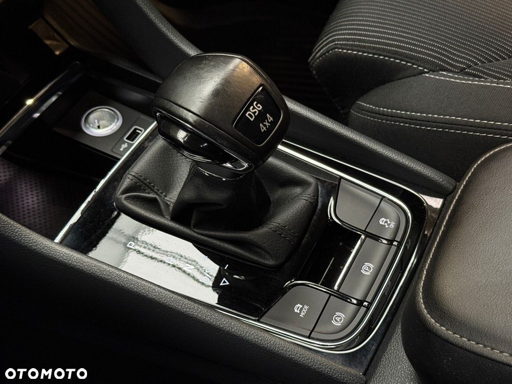Skoda Karoq 2.0 TDI SCR 4x4 Style DSG - 33