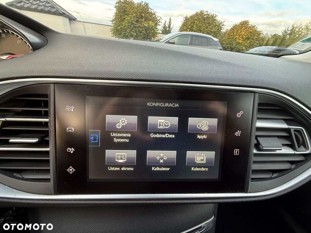 Peugeot 308 1.6 BlueHDi Allure S&S EAT6 - 17