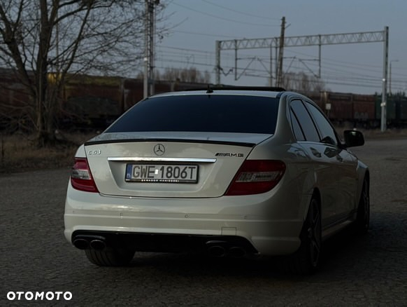 Mercedes-Benz Klasa C 63 AMG - 5