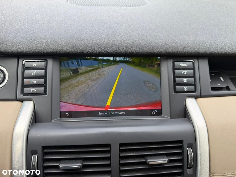 Land Rover Discovery Sport - 24