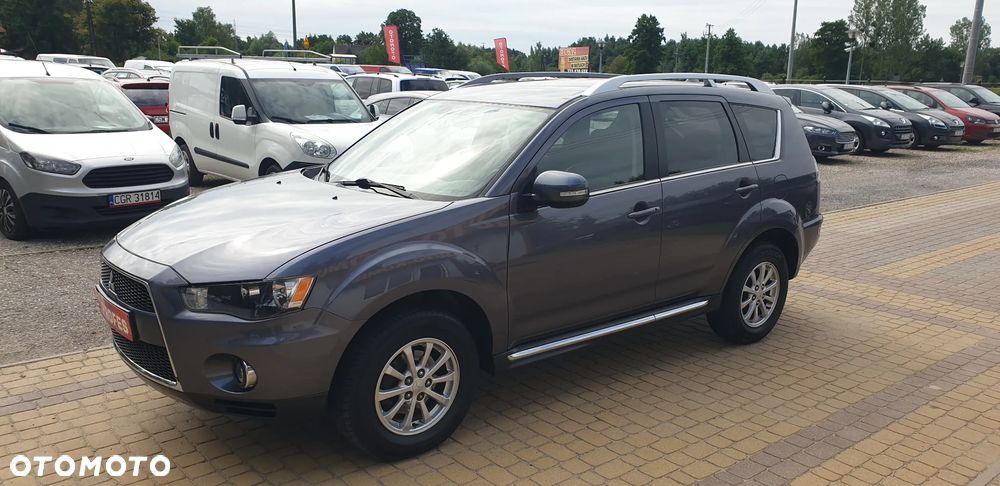 Mitsubishi Outlander - 2