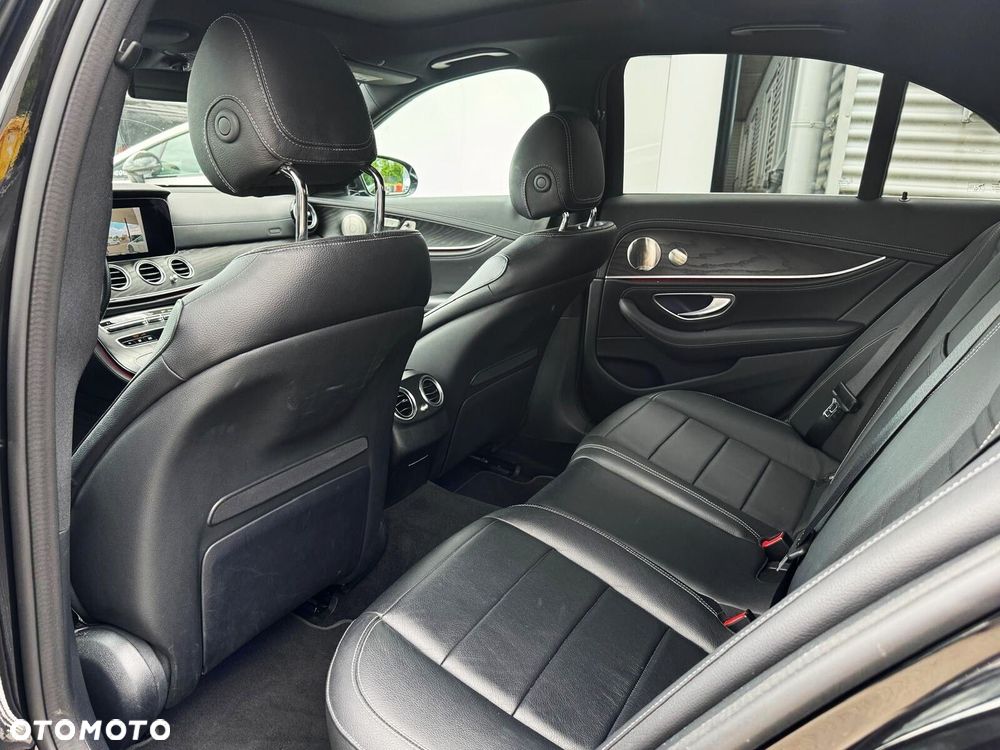 Mercedes-Benz Klasa E 220 d 4-Matic AMG - 17