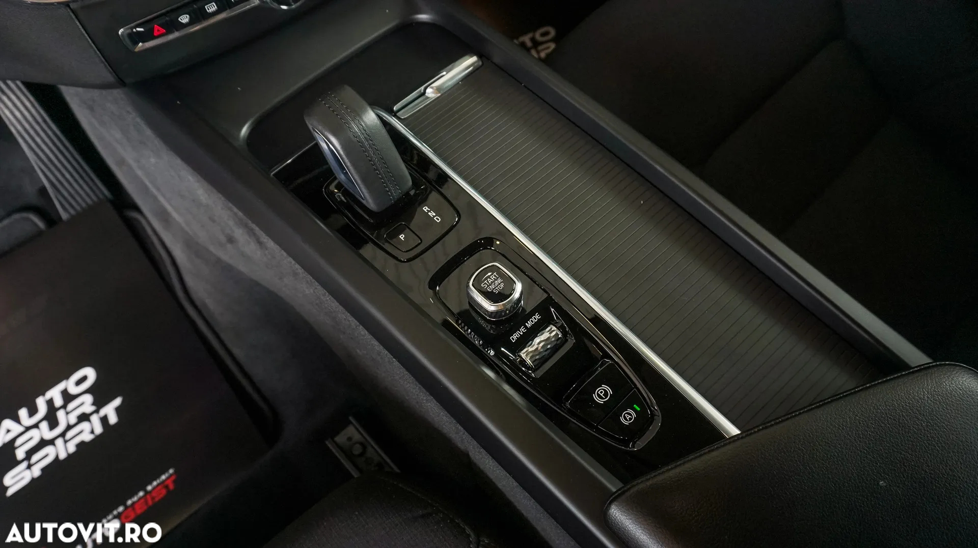 Volvo XC 60 B4 D AWD Geartronic Momentum - 16