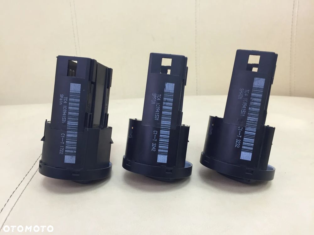 PRZEŁĄCZNIK WŁĄCZNIK ŚWIATEŁ VW PASSAT B5 FL/ BORA/ GOLF IV 1C0941531 LUB 1C0941531A - 22