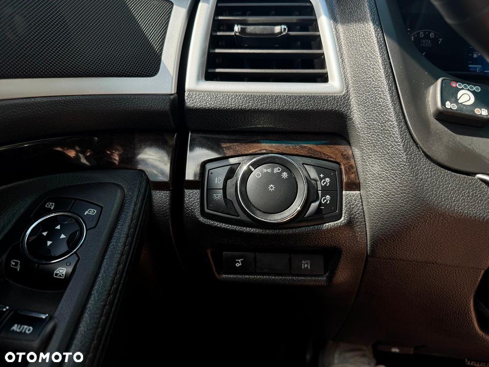 Ford Explorer - 13
