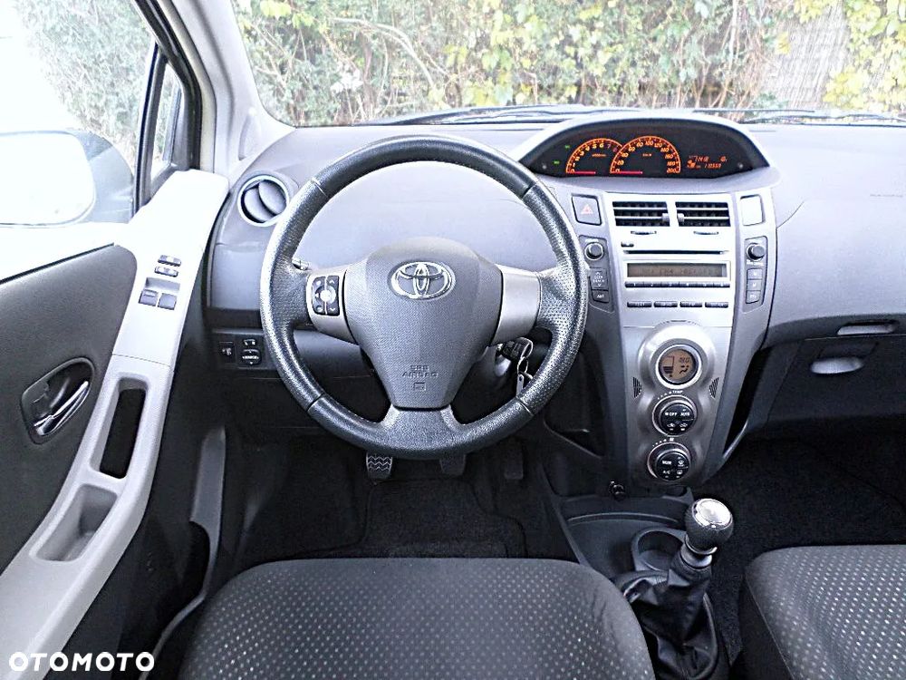 Toyota Yaris 1.33 VVT-i Executive - 8