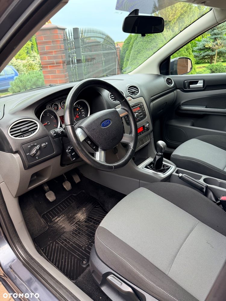 Ford Focus 1.6 16V Trend - 19