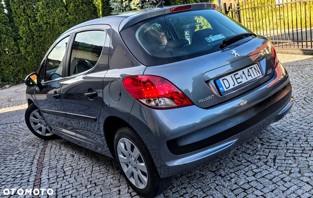 Peugeot 207 - 12