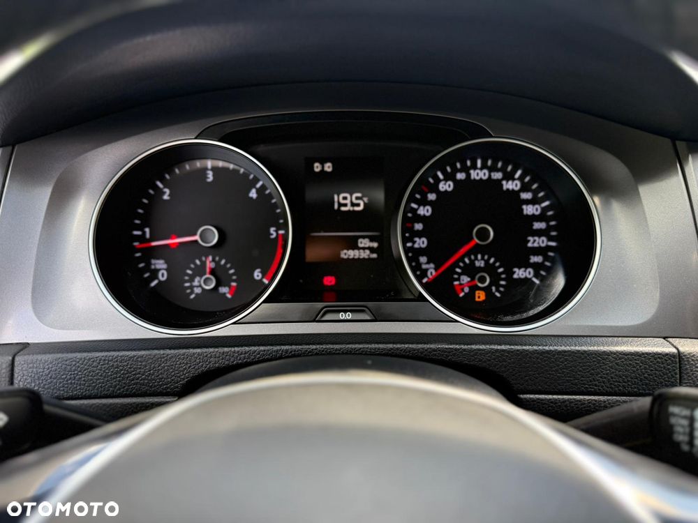 Volkswagen Golf 1.6 TDI BlueMotion Technology Lounge - 24