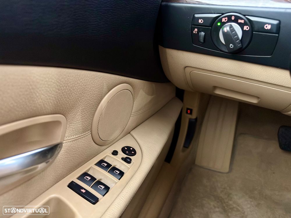 BMW 520 dA Touring Executive - 17