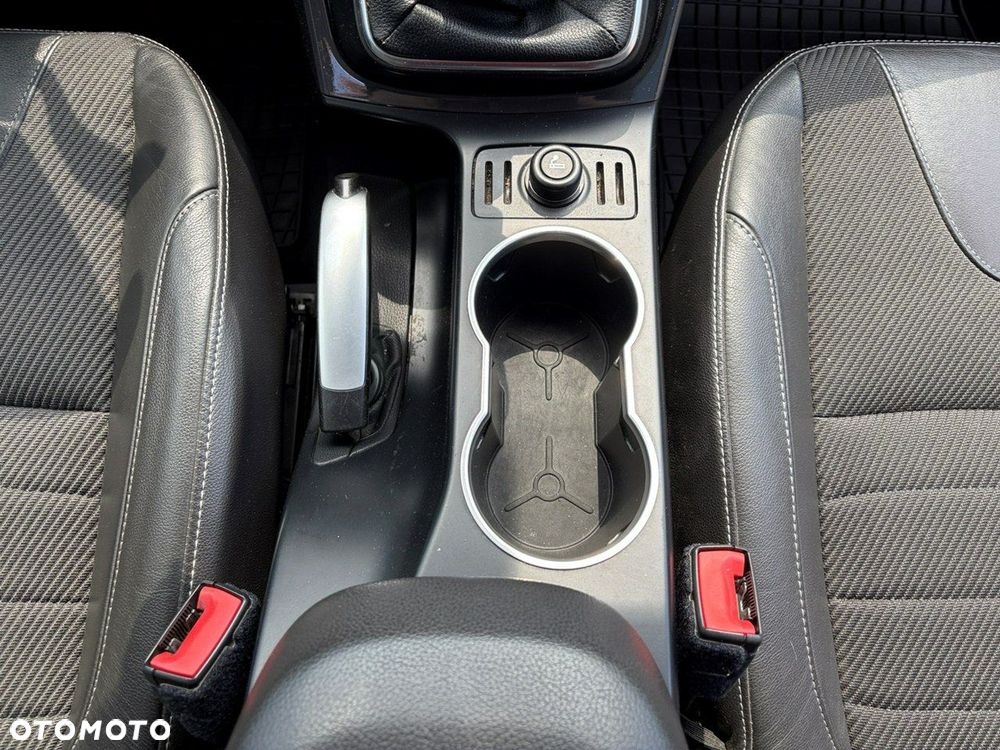 Ford Kuga - 25
