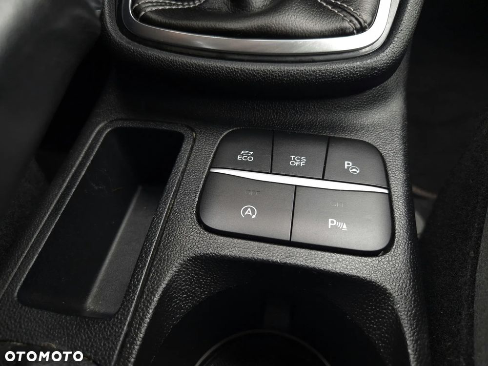 Ford Fiesta 1.1 S&S TITANIUM - 21