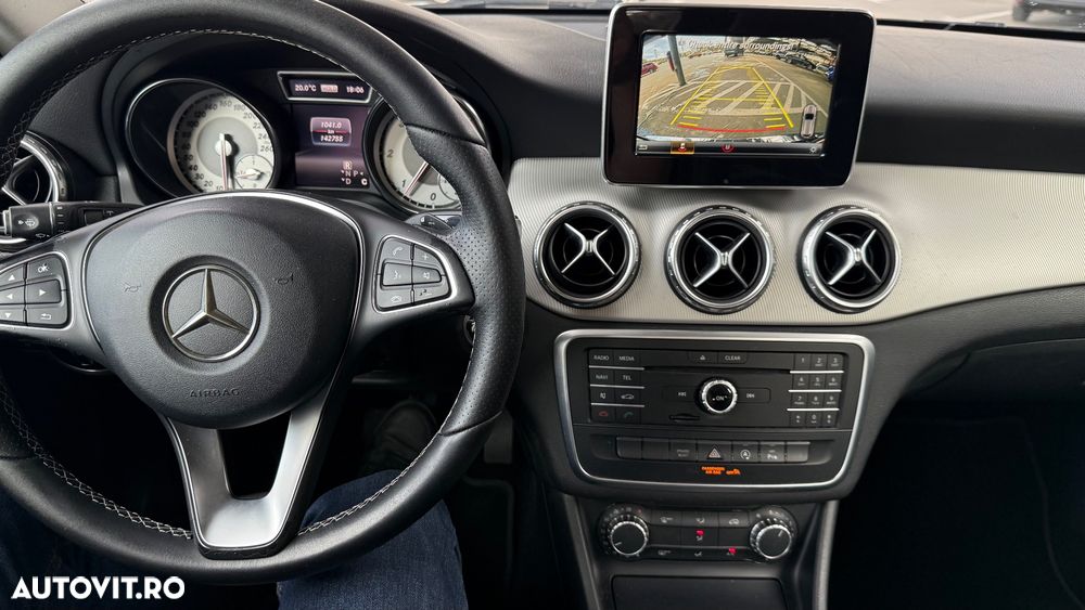Mercedes-Benz GLA 220 d 7G-DCT Urban - 9
