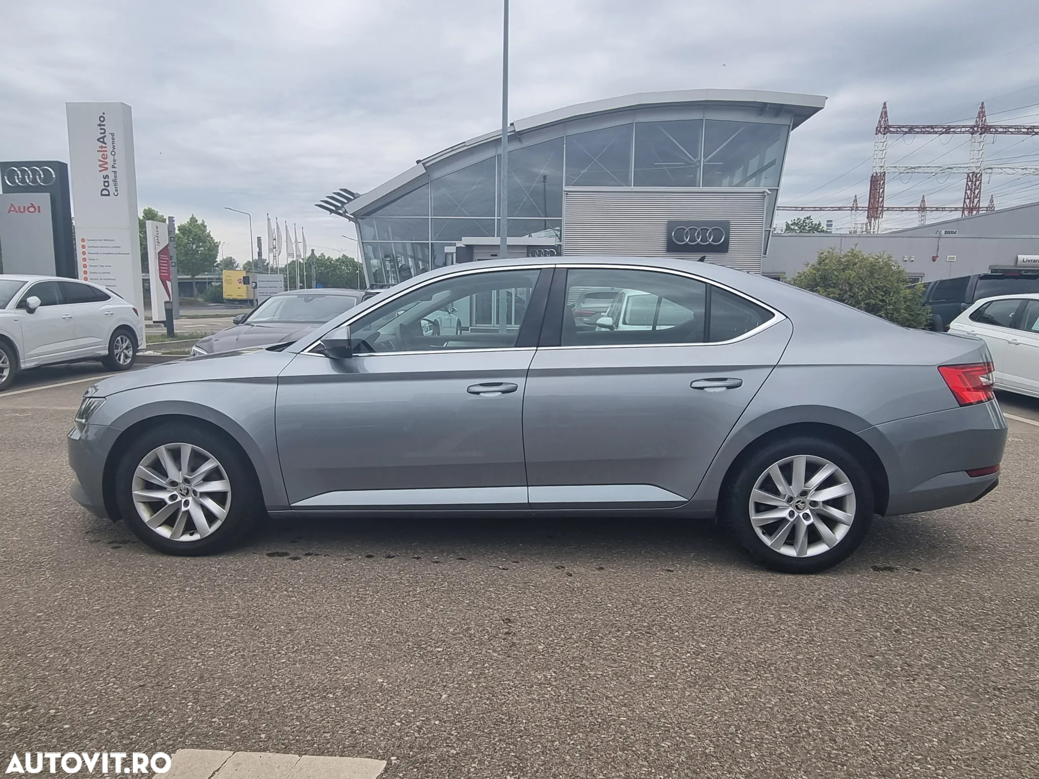 Skoda Superb 2.0 TDI DSG Ambition - 8