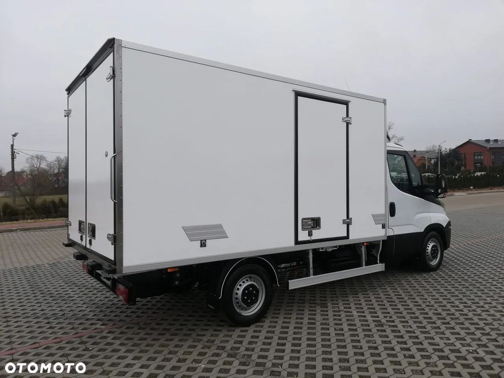 Iveco Daily 35S15 Chlodnia Izoterma 3.0 HDi - 17